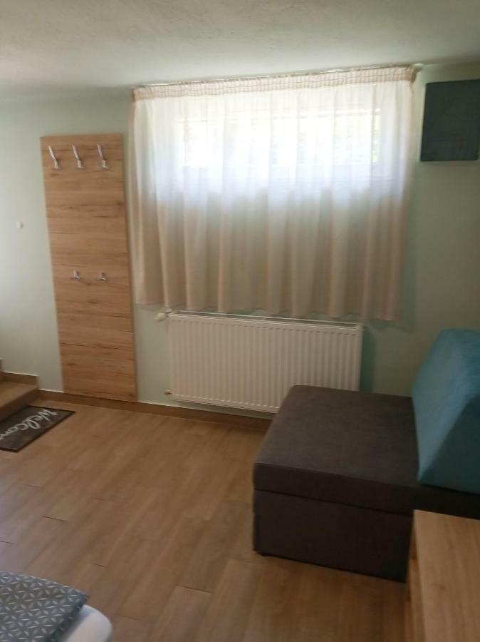 Valentina Apartman Appartamento Eger Esterno foto