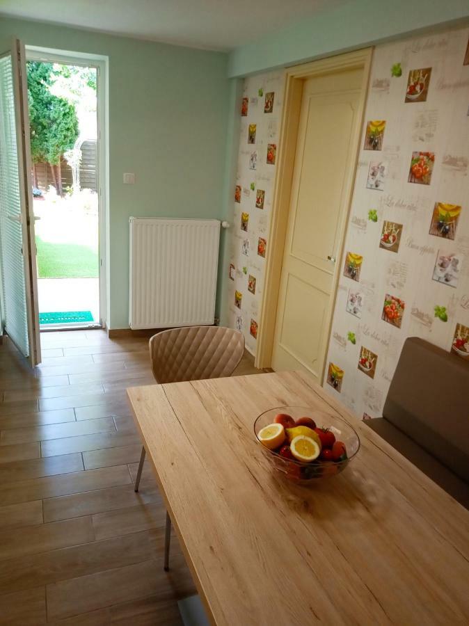 Valentina Apartman Appartamento Eger Esterno foto