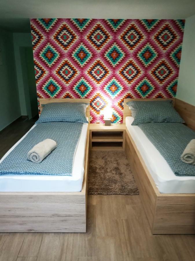 Valentina Apartman Appartamento Eger Esterno foto