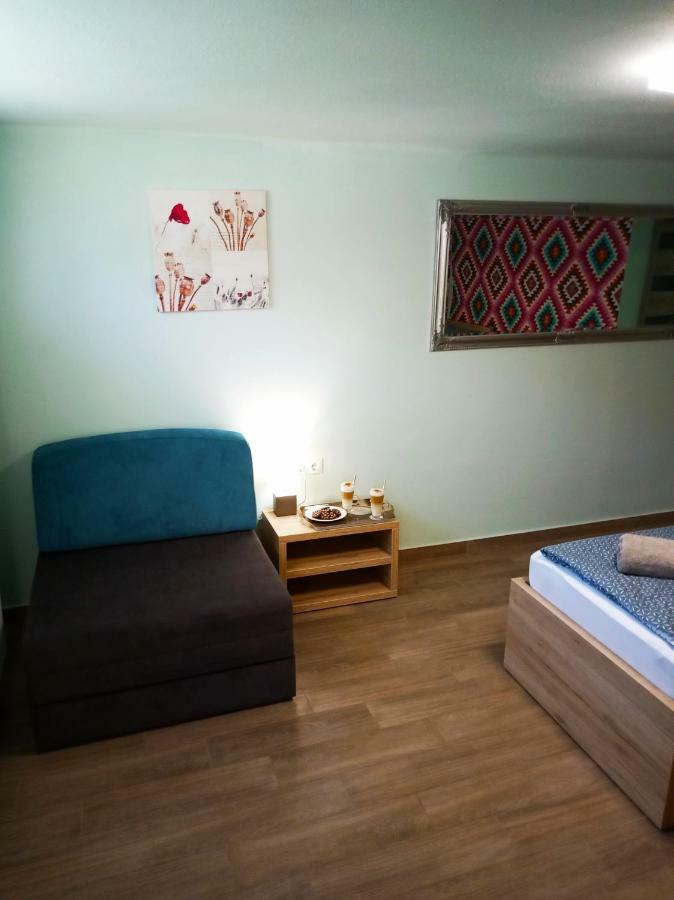 Valentina Apartman Appartamento Eger Esterno foto