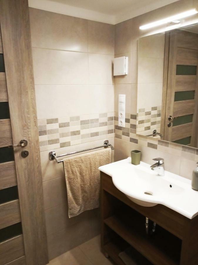 Valentina Apartman Appartamento Eger Esterno foto